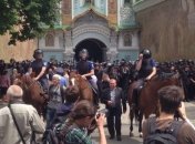 На территории Лавры находится около 250 сепаратистски настроенных граждан