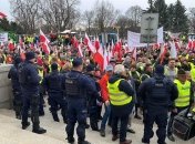 Протестувальники не зупинилися навіть після розгону акції