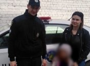 В Херсонской области мать на улице обливала дочку холодной водой