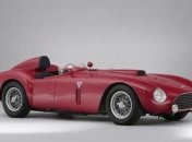 Гоночный Ferrari продали с аукциона за рекордную сумму