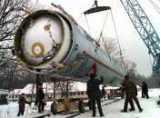 Найбільша радянська ракетна база України. Балістичну ракету СС-19 готують до утилізації. 24 грудня 1997 року. Фото: Музей Ракетних військ стратегічного призначення