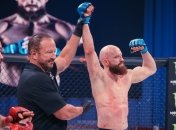 Друг Макгрегора победил "Питбуля" в кровавом бою (видео)