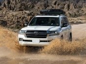 Компания Toyota выпустила спецвариацию Land Cruiser Heritage Edition
