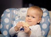 Как научить ребенка есть твердую пищу: 7 мамских советов