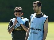 Полиция остановила фанатов Арсенала в футболках Мхитаряна