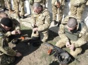 Солдаты работают грузчиками: в учебном центре ВМС Украины произошел скандал после увечья матроса