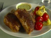 Отбивные из ягнятины с фисташковым соусом