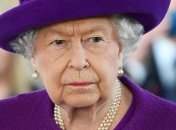 "Мы не удивлены": появились фото грустной королевы Елизаветы II за рулем авто (Фото)