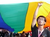 Более 30 геев из Чечни, прятавшихся в России, получили убежище в Канаде 