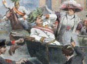 Убийство в Сараево эрцгерцога Франца Фердинанда и его супруги Софии. Первая страница номера итальянской газеты Domenica del Corriere с рисунком Ахилла Бельтрама (фрагмент)