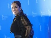 "Я очень сильно критиковала себя": Сальма Хайек рассказала о своем отношении к внешности