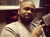 У боксера Роя Джонса украли куртку с флагом России