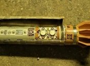 Внутри снаряда есть специальное устройство, глушащее сигнал