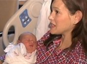 У жительницы Нью-Йорка роды приняли прохожие на улице (ФОТО)