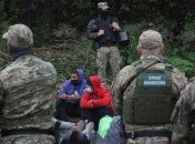 лукашенко продовжує "тероризувати" Європу нелегалами: на "бізнесі" заробляють спецслужби