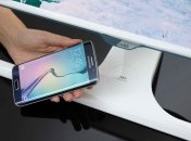 Samsung презентовала монитор с беспроводным зарядным устройством