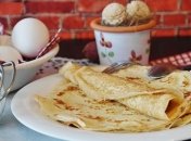 Рецепт дня: вкусные тонкие блинчики на молоке 