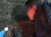 В центре Львова пьяный мужчина в шапке Деда Мороза устроил стрельбу