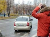 В Киеве на глазах у прохожих похитили женщину (Видео)