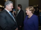 Накануне Нормандского саммита Порошенко встретился с Меркель 