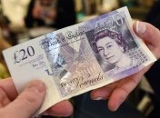 Британский фунт упал до рекордного минимума за 31 год