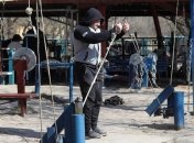 Медійиків двох телеканалів побили під час інспектування столичних парків