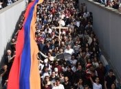 В Ереване люди выходят на новые протесты