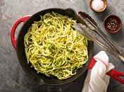 Ідеальна сезонна страва — локшина з кабачків