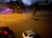 У Нью-Йорку деякі авто виявилися практично повністю під водою