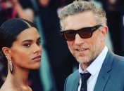 Непонятно настоящая или нет: Венсан Кассель сделал тату с изображением молодой жены