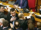 Эксперт: Оппозиция хочет оседлать "восточную волну" Украины
