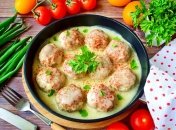 Тефтели прекрасно сочетаются с любым гарниром: картофелем, овощами, кашами