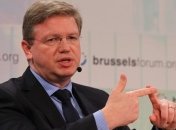 Завтра Азаров встретится с Фюле