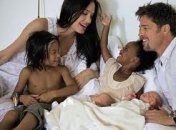 Аджелина Джоли снова ждет двойню?