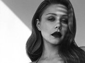 Тина Кароль заинтриговала фанатов снимком из постели