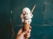 Домашнє морозиво набагато корисніше за магазинне  (зображення створено за допомогою ШІ)