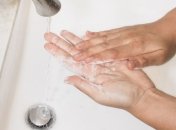 Британський підліток створив сайт, що генерує плакати про правильне миття рук