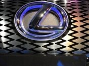 Lexus показал тизер трехрядного кроссовера RX