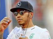 Официально. Хэмилтон подписал контракт с "Мерседес"