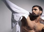 Заслуженный артист Украины показал пикантное фото