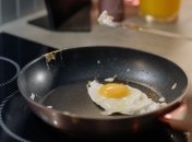 Как правильно готовить яичницу