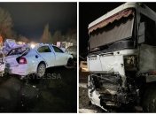 Легкову Skoda від удару рознесло на кілька частин