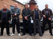 На фото изображен кадр из фильма "Носорог"