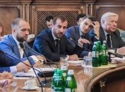 Данилишин считает целесообразным привязать корзину валют к евро