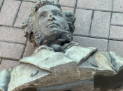 Два памятника Пушкину лишили охранного статуса