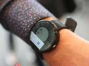 Появились фото новых смарт-часов Moto - конкурентов Apple Watch