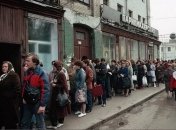 Люди в СССР могли стоять в очереди часами