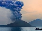Вновь активизирвался знаменитый вулкан Анак-Кракатау 