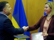 Полторак и Могерини подписали соглашение о сотрудничестве Минобороны и ЕС