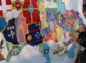 В Мариуполе провели акцию "Украина-вместе!"